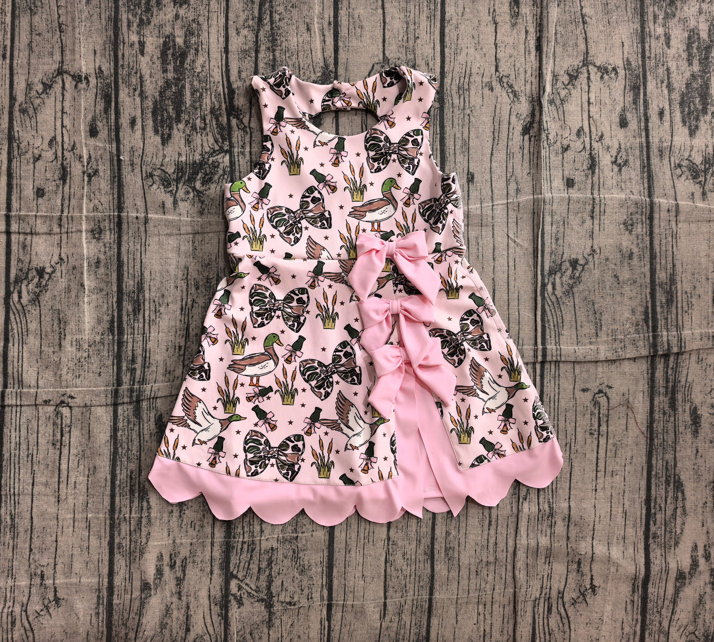 6.2 GSD4009 Sample No Moq Yoga Baby Girls Camo Duck And Bow Scallop Trim Knee Length Athletic Dress