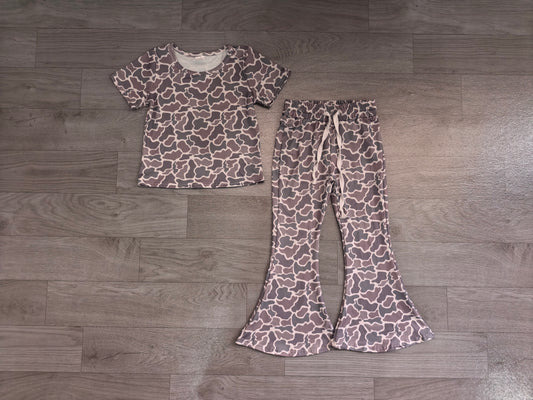 GSPO1889 Sample No Moq Baby Girls Short Sleeve Camo Shirts Top Bell Bottom Pant Clothes Sets