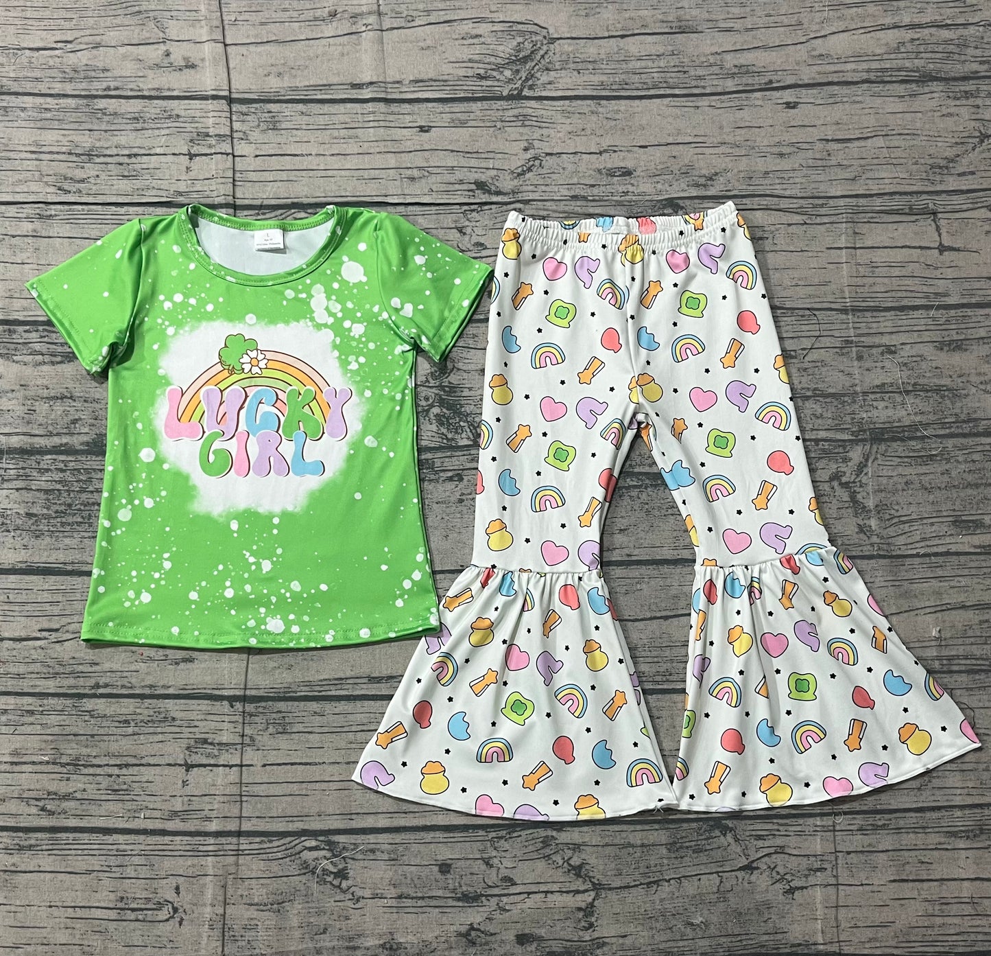 1.14 GSPO2101 Smple No Moq Baby Girls Clover Lucky Girl Top Bell Bottom Pants St Patrick Clothes Sets
