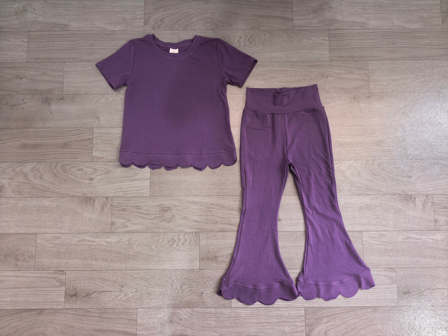 GSPO2346（GT1776+P1084）Sample No Moq Baby Girls Purple Short Sleeve Shirts Top Flare Pant Scallop Clothes Sets