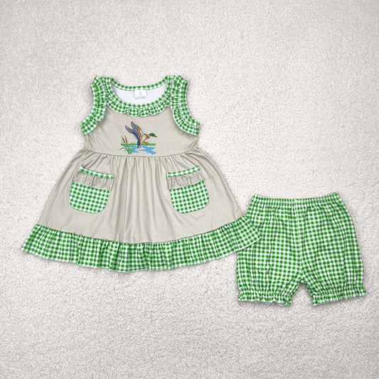 7.19  GSSO0848RTS NO MOQ Baby Girls Summer Outfits Girls light green duck sleeveless with pocket grid shorts set