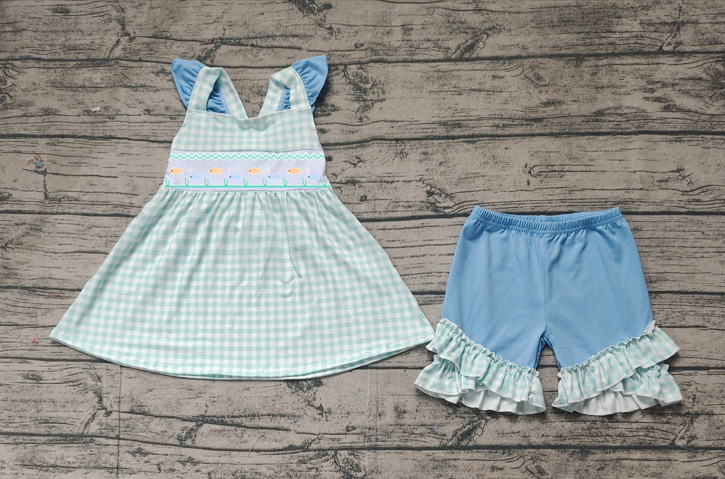 GSSO2148Fashionable Flutter Sleeves and Fishing Plaid Tunic with Matching Shorts for Girls’ Summer