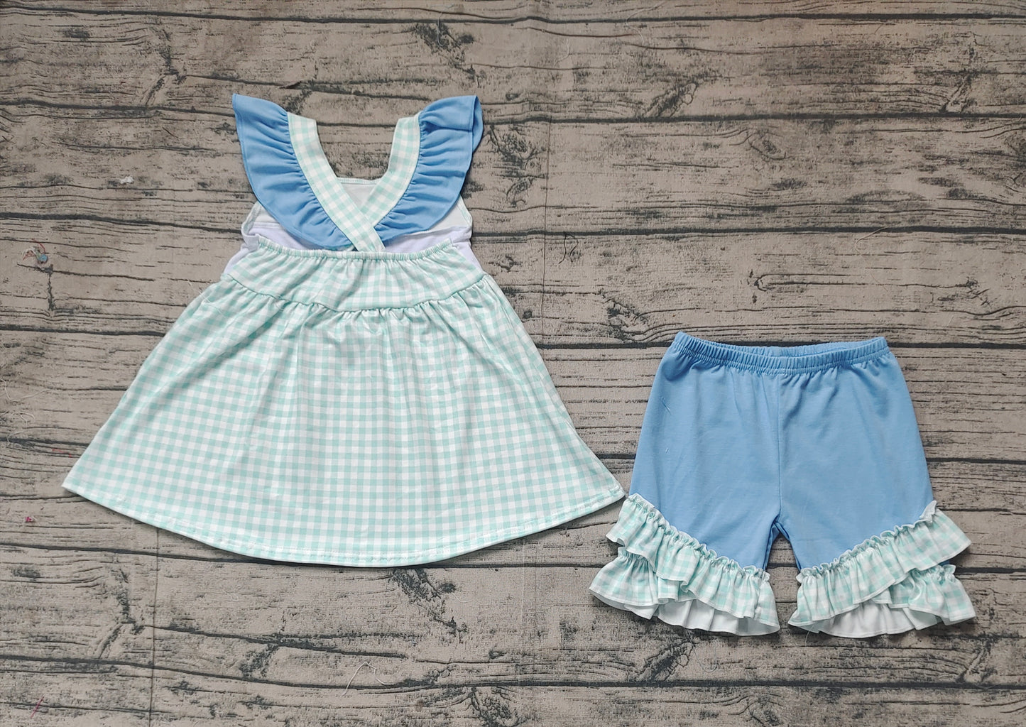 GSSO2148Fashionable Flutter Sleeves and Fishing Plaid Tunic with Matching Shorts for Girls’ Summer