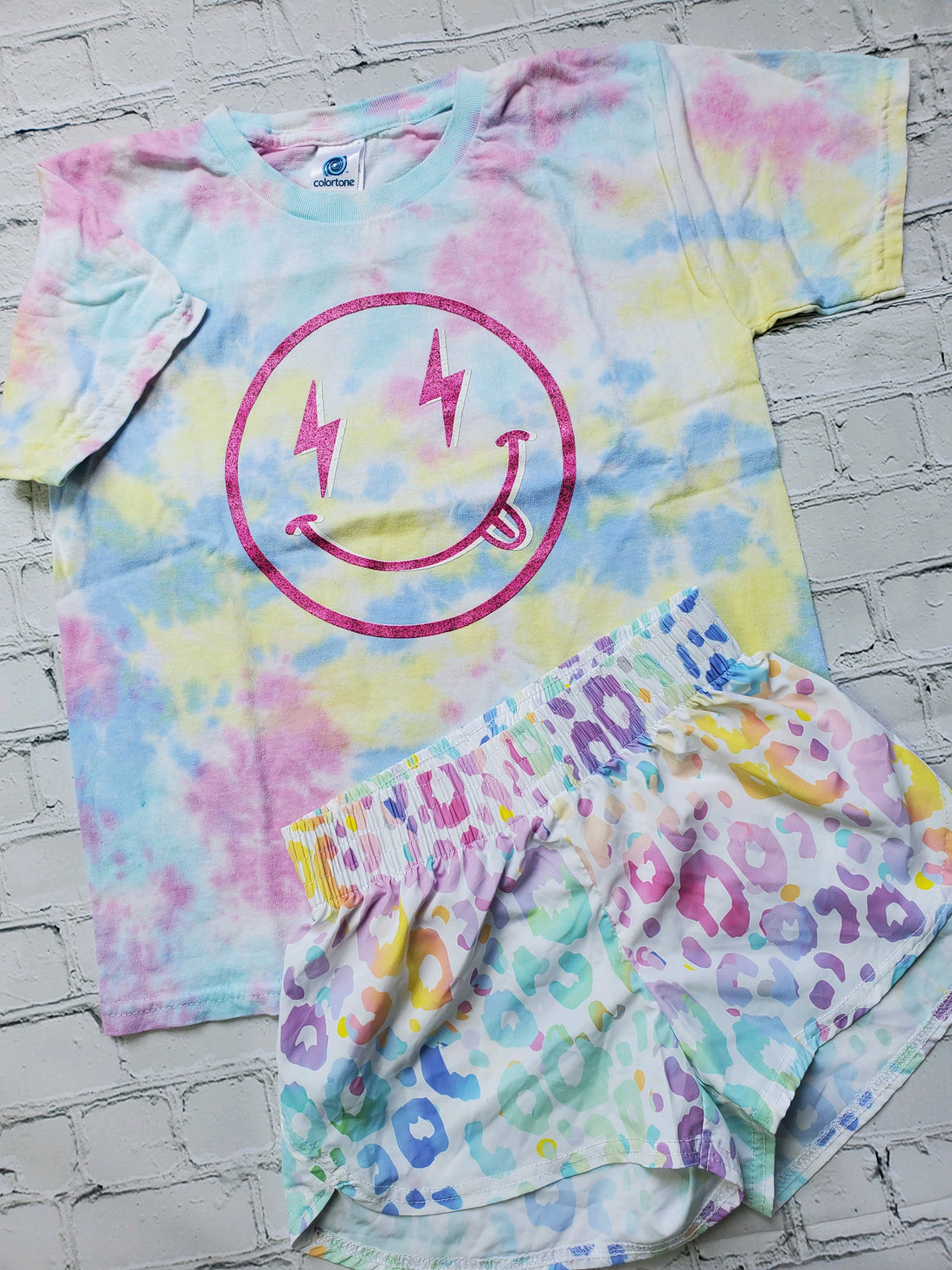 4.29 GSSO2495 Pre order Baby Girls Tie-dye Smile Top Colorful Leopard Shorts Sets