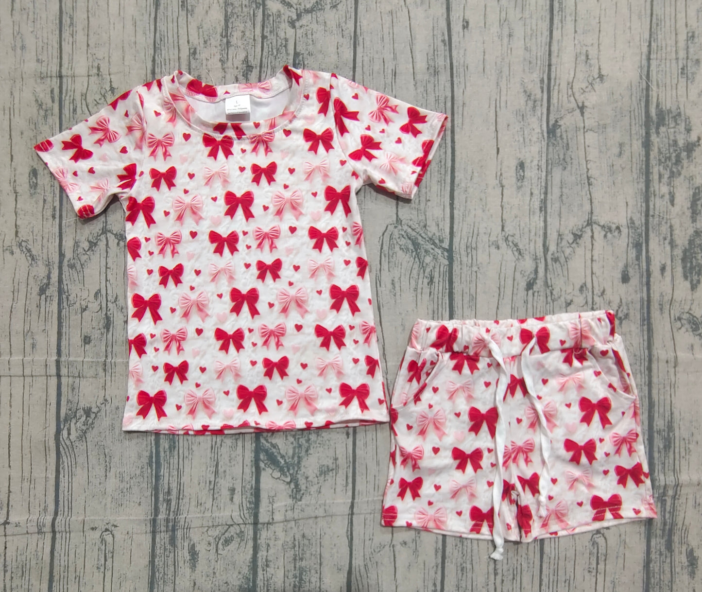 11.13 GSSO2835 Sample No Moq Baby Girls Harts Bows Top Pockets Shorts Valentine Clothes Sets