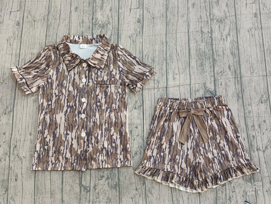 1.12 RTS NO MOQ （In stock）GSSO3136 Adult Women Southern Olive Camo Button Pocket Top Ruffle Shorts Pajamas Set