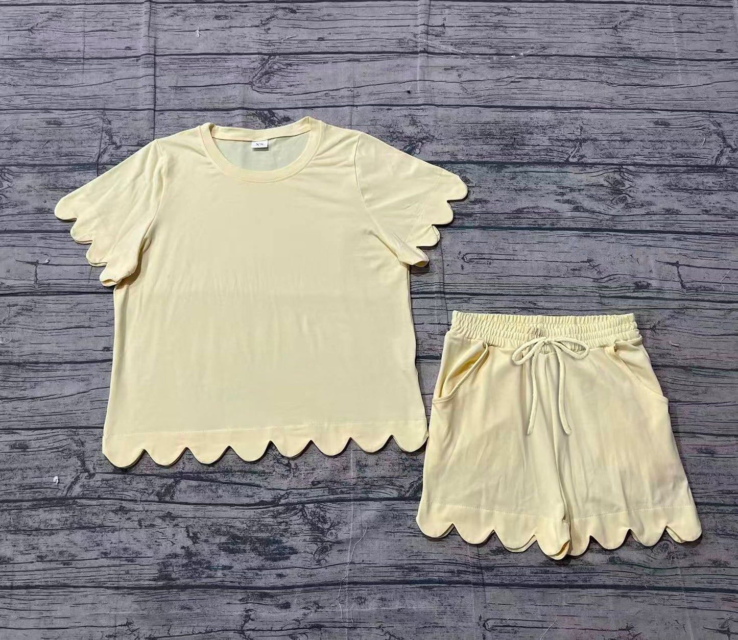 1.26 RTS NO MOQ （In stock）GSSO3203 Adult Women Yellow Shorts Sleeve Shirts Top Scallop Short Clothes Sets