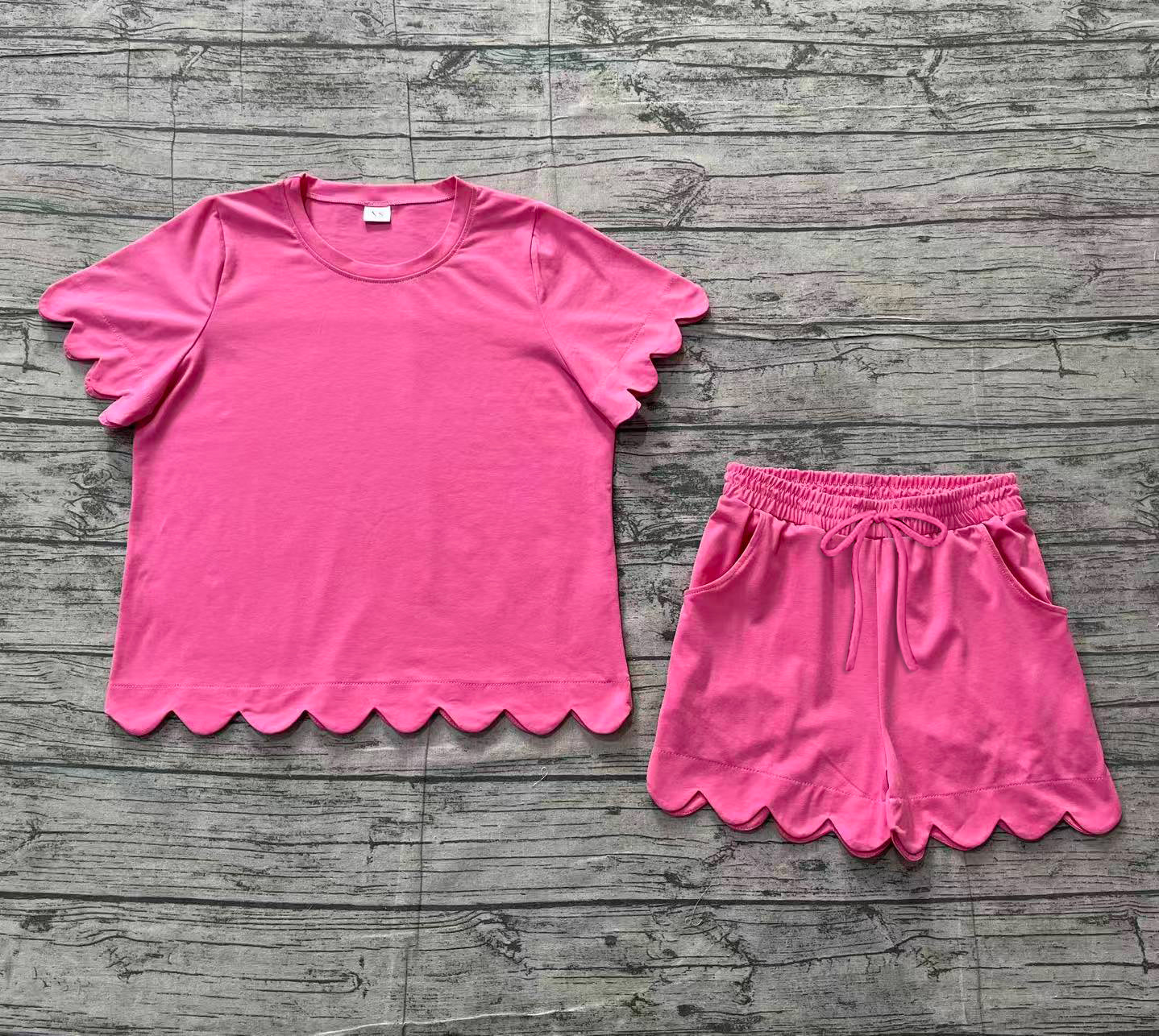 1.26 RTS NO MOQ （In stock）GSSO3204 Adult Women Hot Pink Shorts Sleeve Shirts Top Scallop Short Clothes Sets