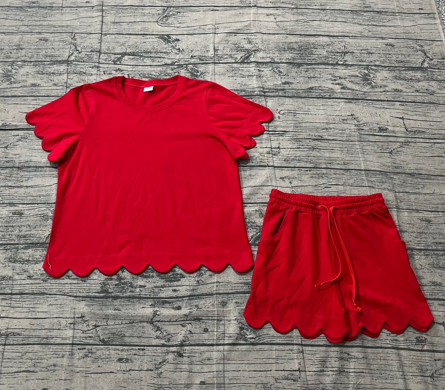 1.24 RTS NO MOQ （In stock）GSSO3205 Adult Women Red Shorts Sleeve Shirts Top Scallop Short Clothes Sets