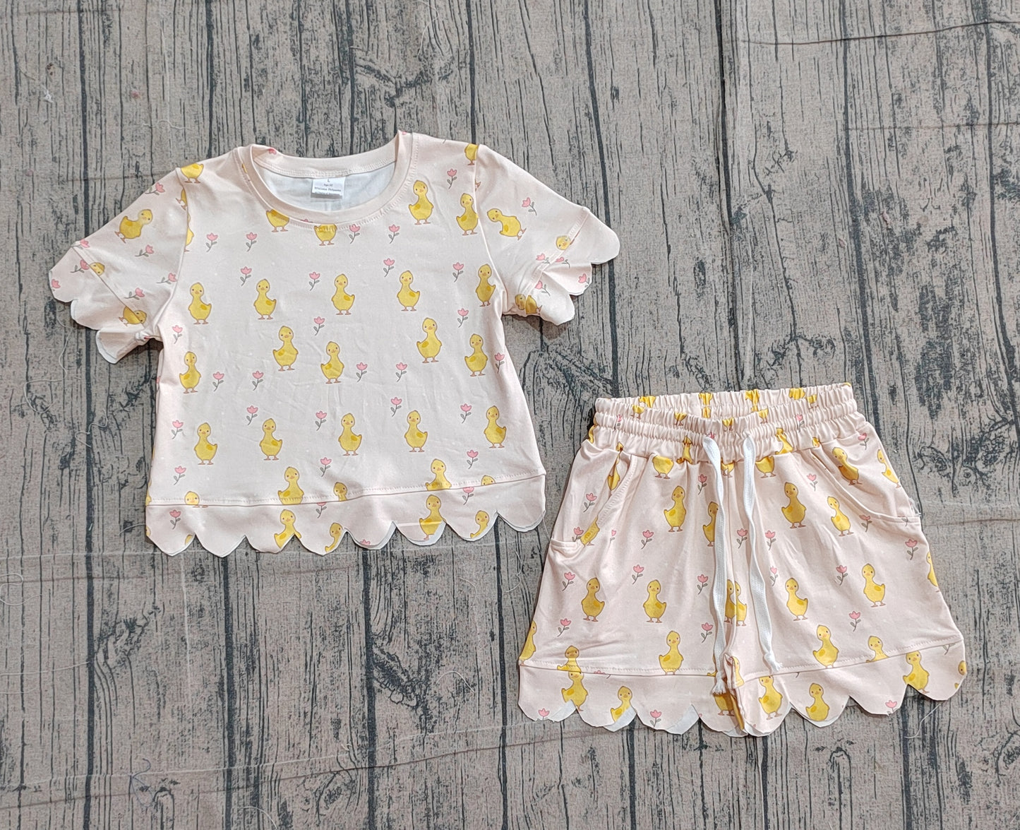 3.7 GSSO3281 Sample No Moq Baby Girls Small Ducks Flowers Top Scallop Shorts Clothes Sets