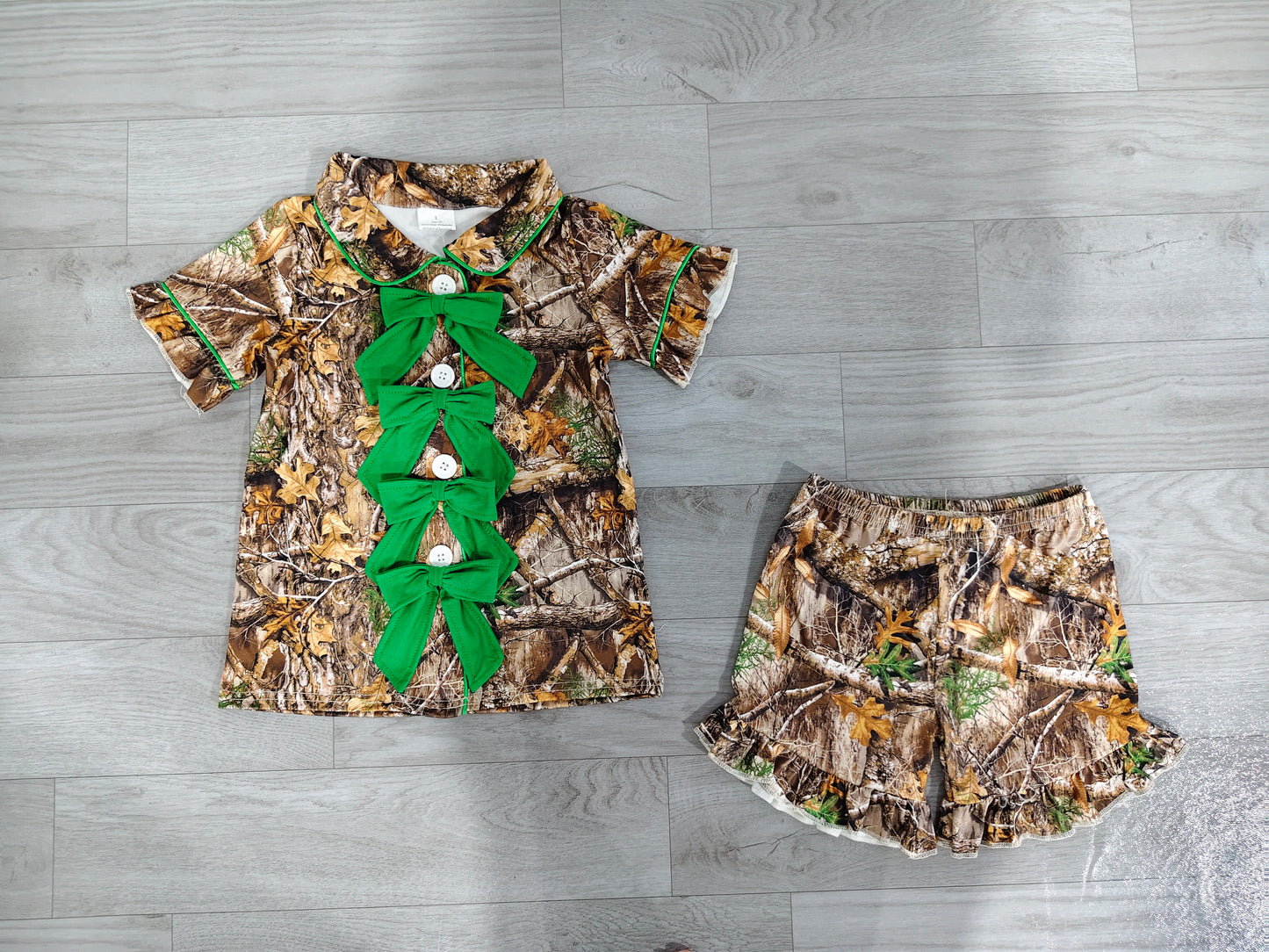 GSSO3365 Sample No Moq Baby Girls Southern Leaves Camo Button Top Ruffle Shorts Hunting Pajamas Sets