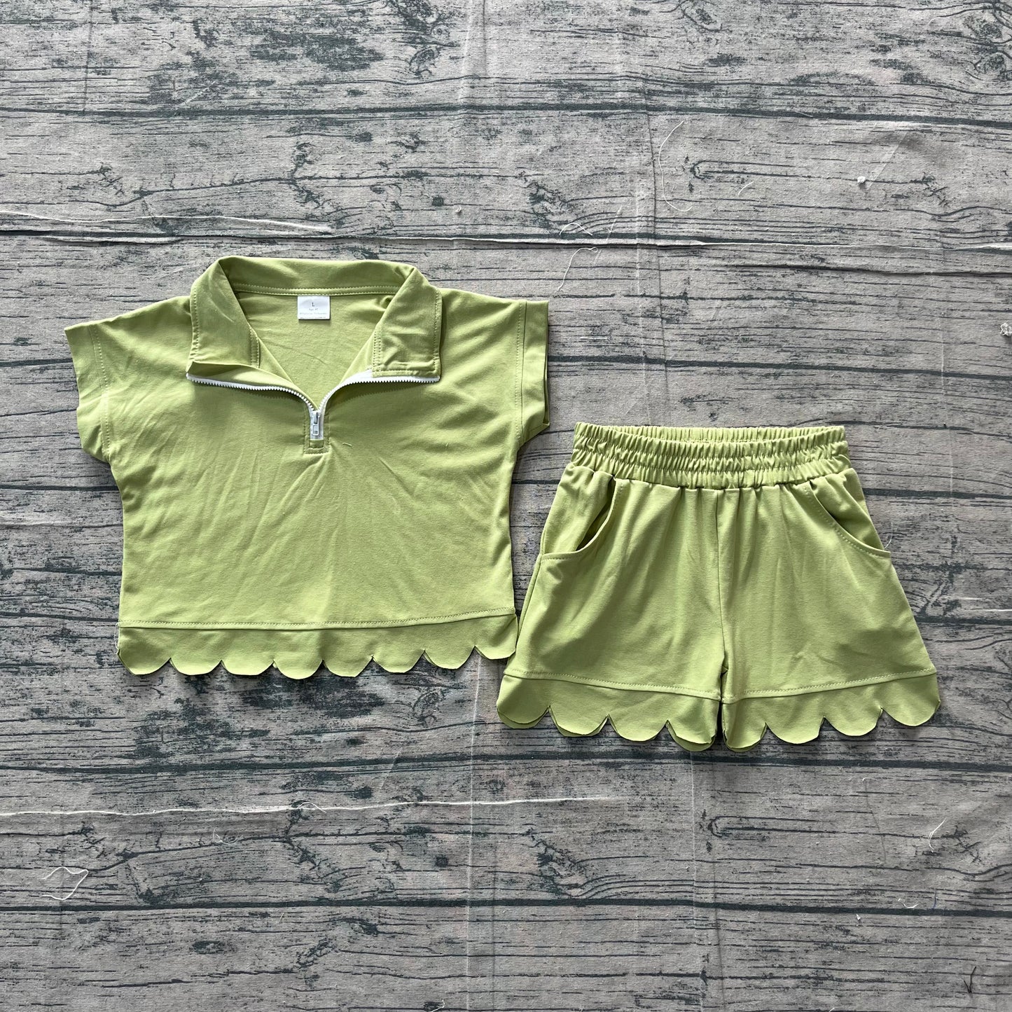 3.19 GSSO3375 Sample No Moq Baby Girls Summer Fashion Short Sleeve Green Zipper Scallop Pullover Top Pockets Short Checked Set