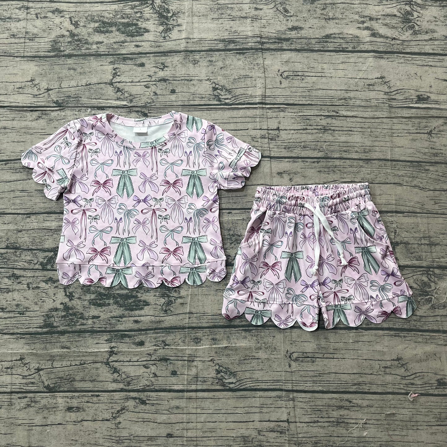 3.18 GSSO3409 Sample No Moq Baby Girls Summer Fashion Short Sleeve Pink Green Bows Plaid Top Scallop Shorts Clothes Set