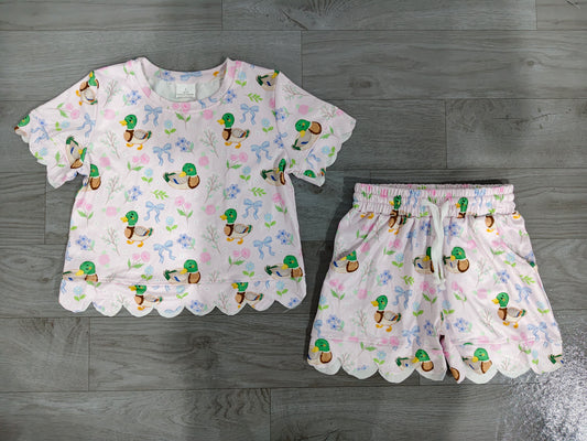 GSSO3737 Sample No Moq Baby Girls Ducks Flowers Bows Top Short Scallop Clothes Sets