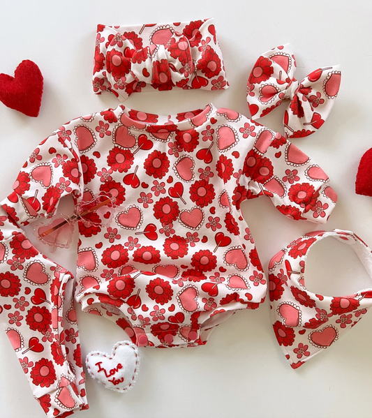 10.4 LR2758 Pre order No Moq Baby Girls Long Sleeve Red Hearts Flowers Valentine Ruffle Rompers