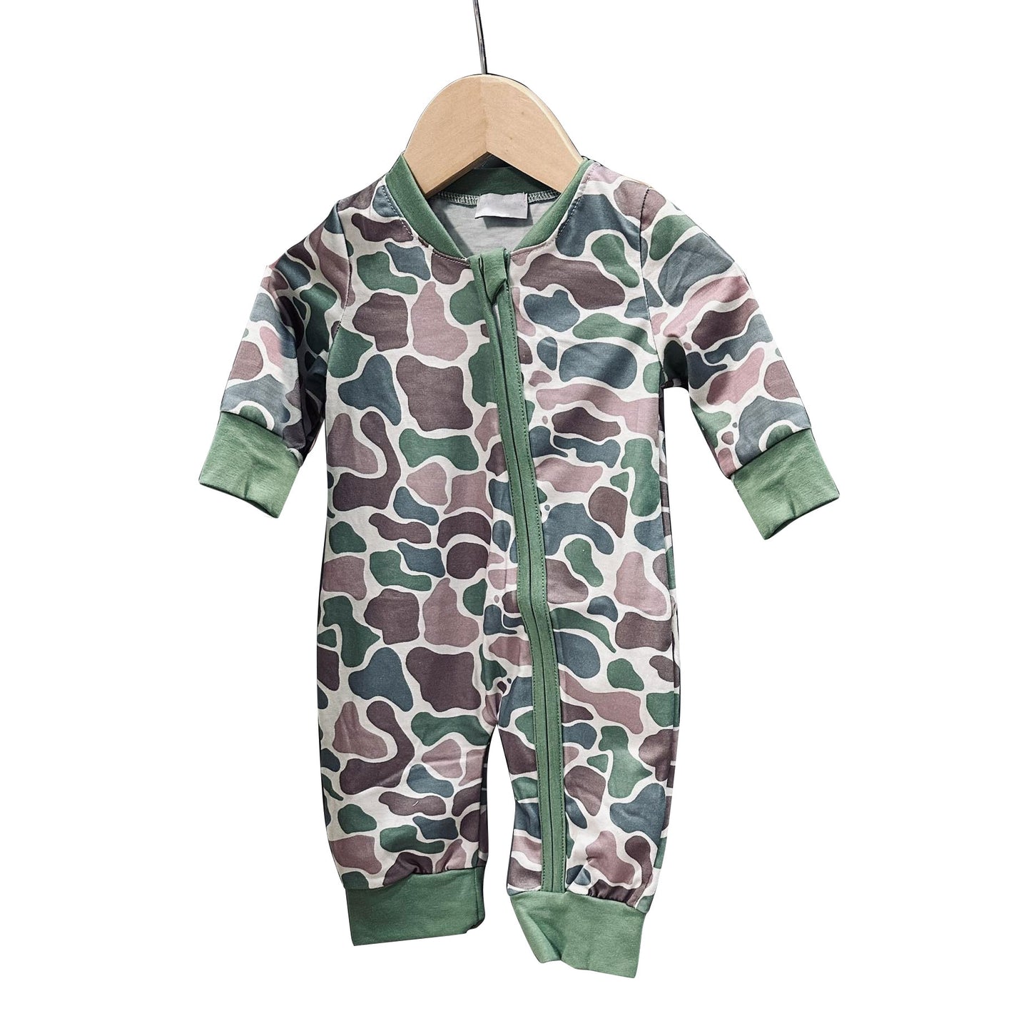 10.23 (Pre Order) No moq LR2830 PRE-ORDER Baby Boys Olive Camo Southern Zipper Footie Rompers