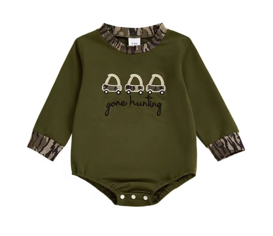 10.23 (Pre Order) No moq LR2835 PRE-ORDER Baby Boys Olive Long Sleeve Gone Hunting Trucks Rompers