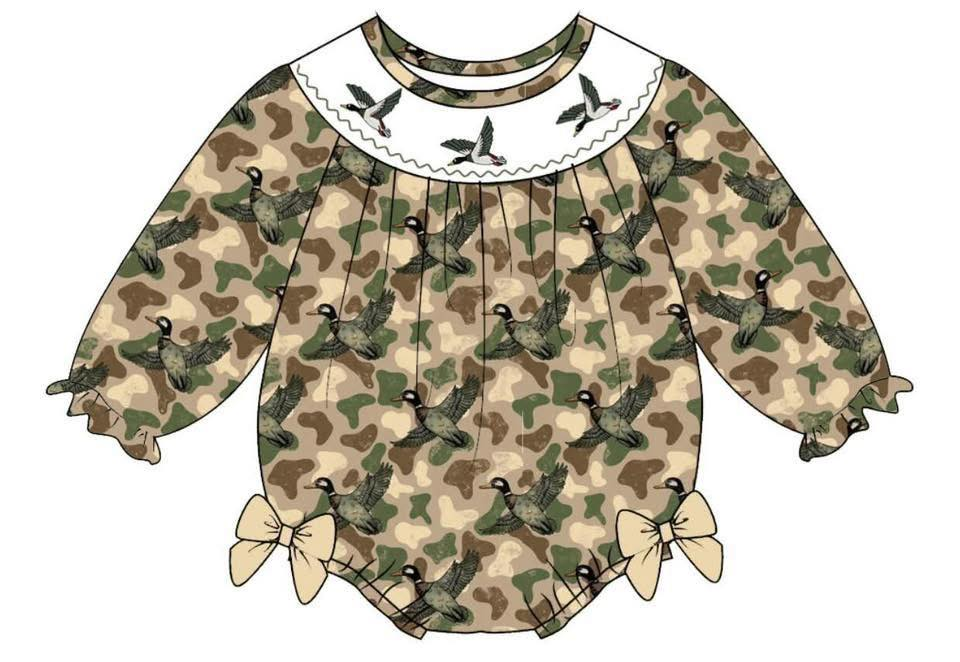 11.10 LR2896 Pre Order No moq Baby Girls Green Brown Camo Ducks Ruffle Long Sleeve Hunting Rompers