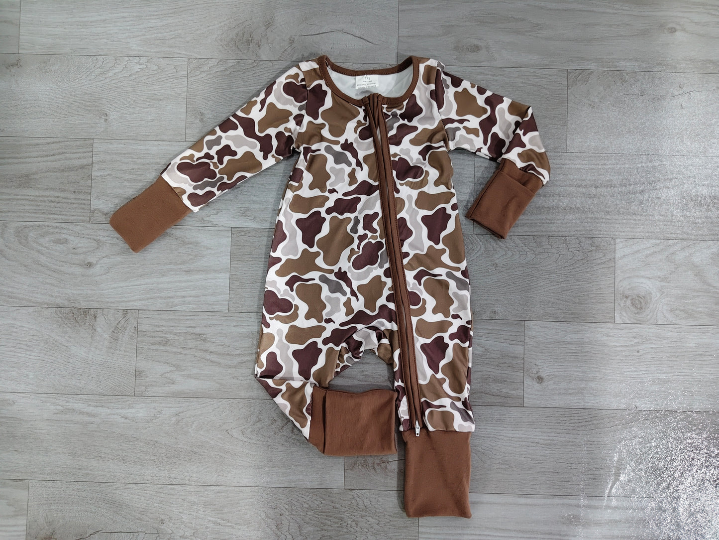 7.2 LR2948 Sample No Moq Baby Boys Khaki Camo Southern Two Way Zip Convertible Rompers