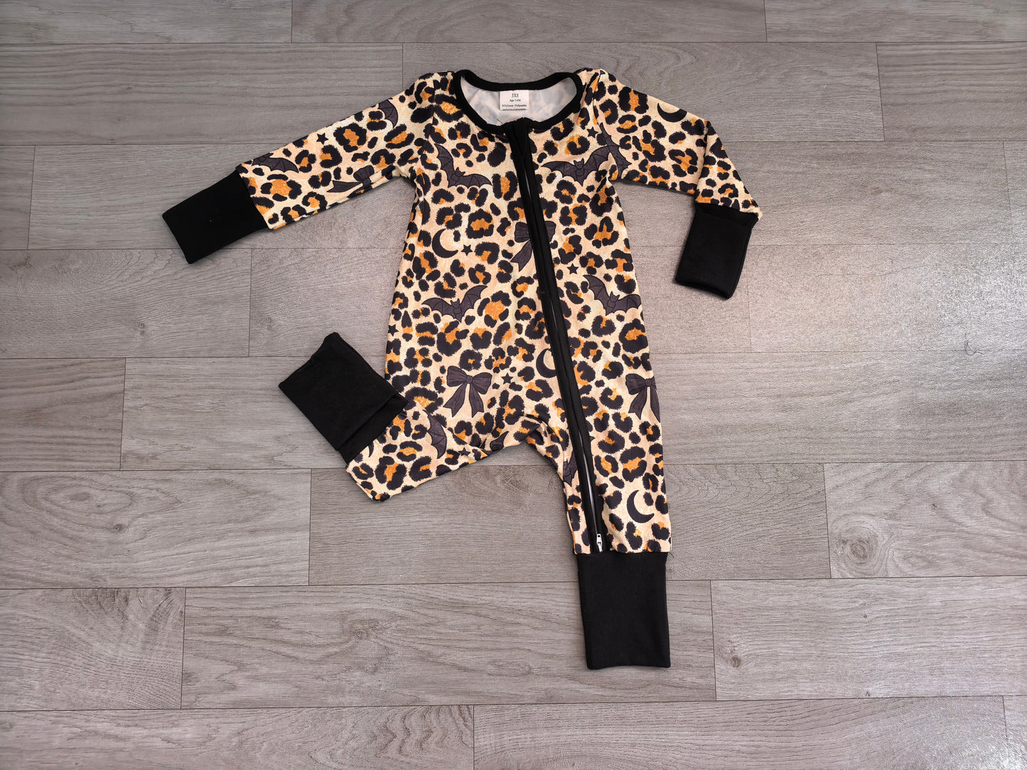 LR3242 Sample No Moq milk silk Baby Boys Leopard Bats Halloween Print Two Way Zip Front Convertible Romper