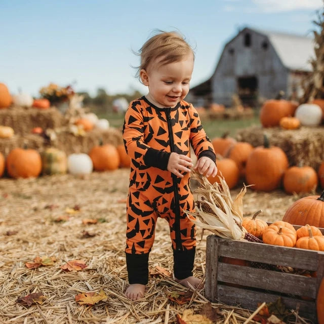 RTS NO MOQ （In stock）LR3243 milk silk Baby Boys Ghost Pumpkins Halloween Two Way Zip Convertible Romper