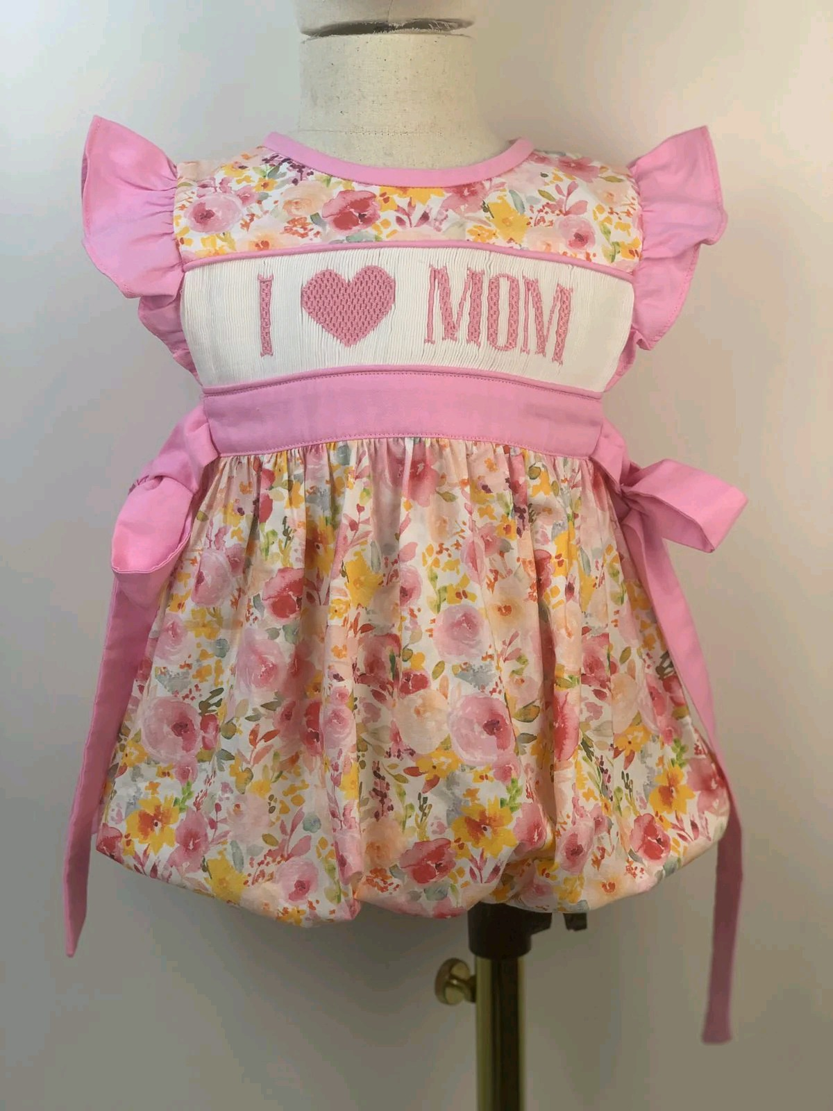 SR2793Pink Floral Baby Girls Romper with Flutter Sleeves 'I Love Mom' Print Cute Infant Outfit for Special Occasions