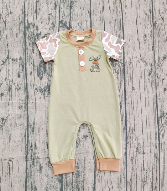 10.13 SR3258 Sample No Moq Embroidery Camo Rabbit Baby Boys Button Easter Footie Rompers