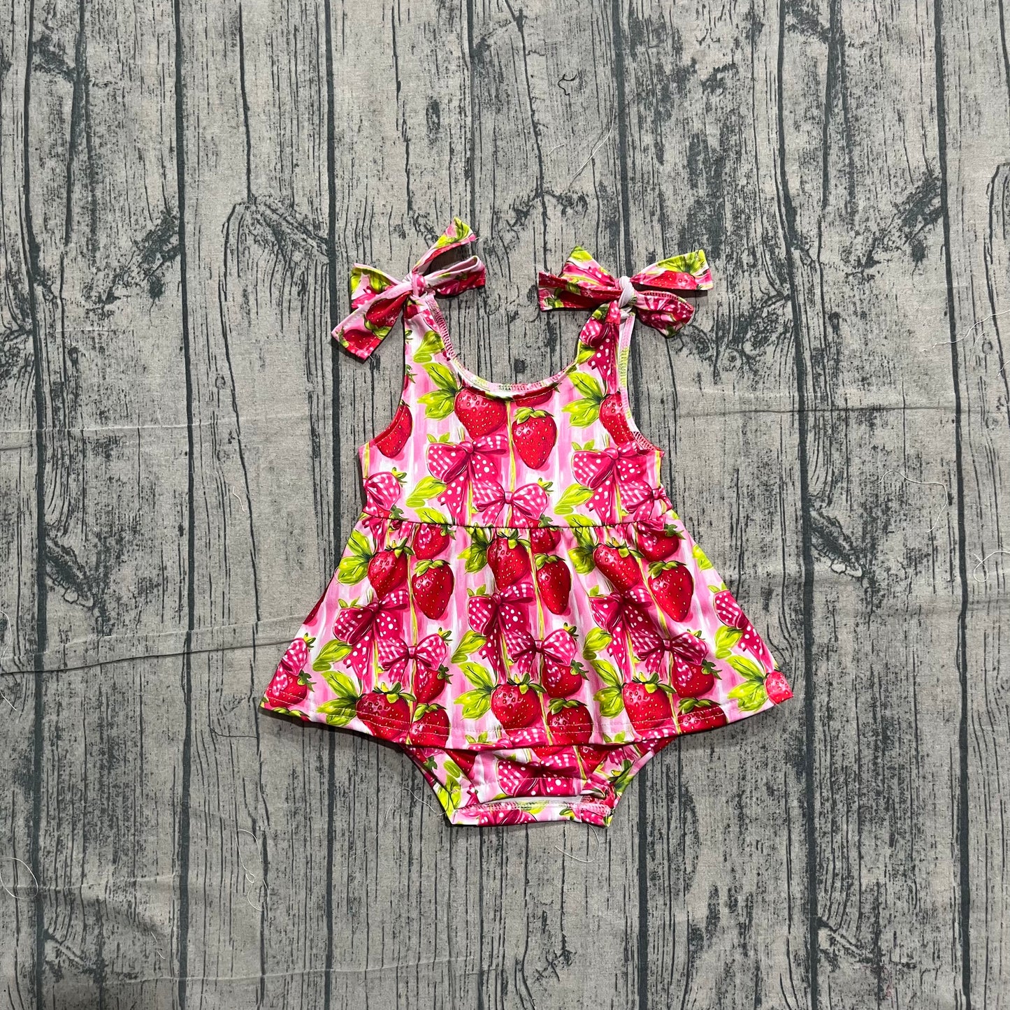 5.9 SR4134  Sample No Moq Baby Girls Strap Bows Strawberry Tunic Ruffle Rompers